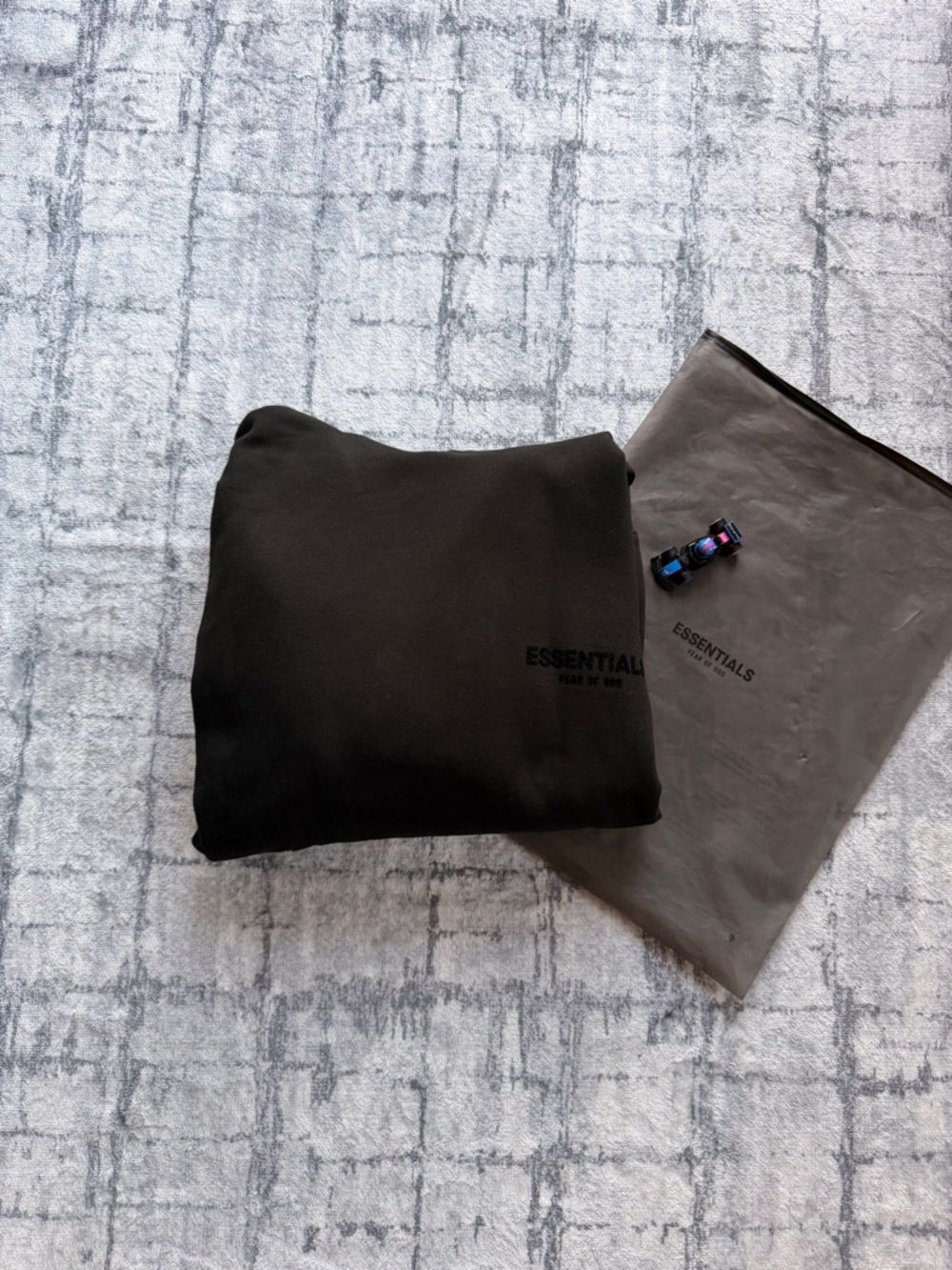 Fear of God: Essentials Hoodie (ss22) - Picture 7 of 7